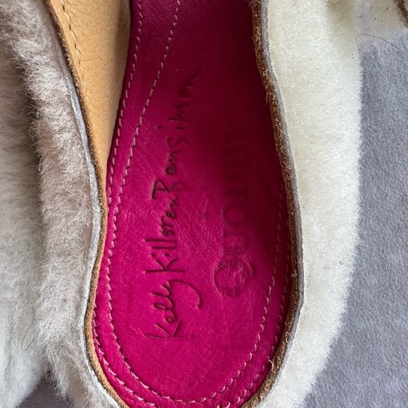 KK Quoddy Fuzzy White Sandals with Pink Soles - Picture 4 of 8